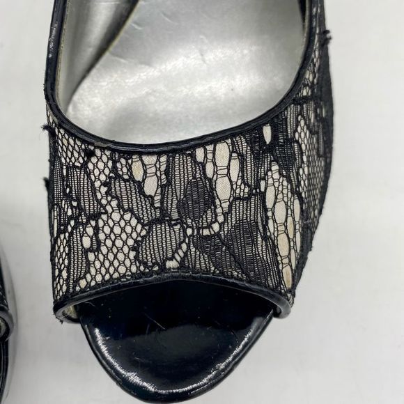 Guess Black And White Lace Platform Stilettos With Ankle Straps Size 7.5 - Picture 4 of 10